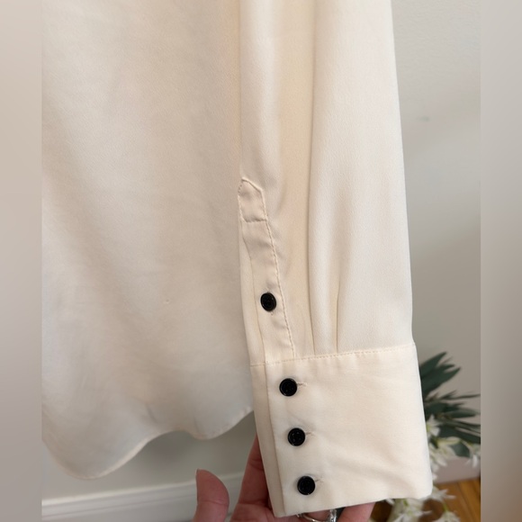 H&M Cream Button Down Blouse With Black Buttons | XS | Neutral Capsule Wardrobe - Picture 7 of 7
